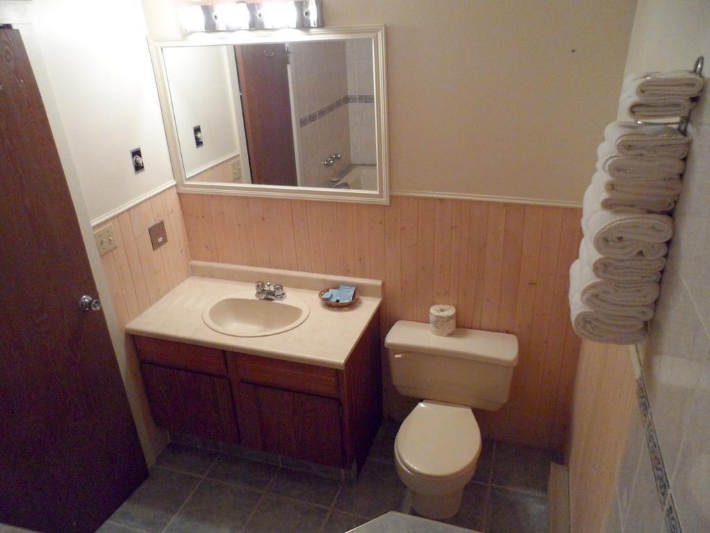 Mount Baker Hotel Cranbrook Room photo